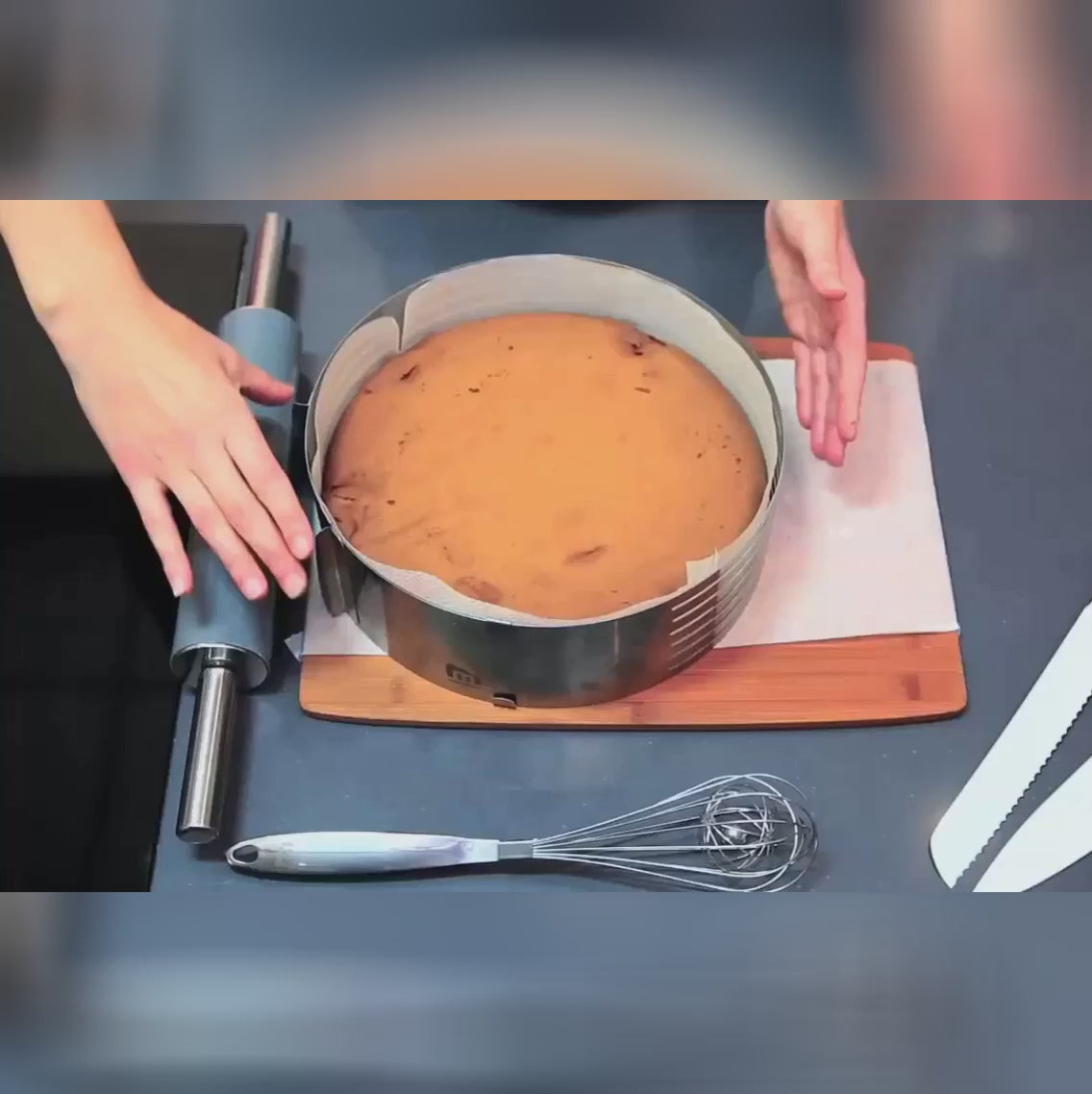 Okrągła krajalnica do ciast ze stali nierdzewnej