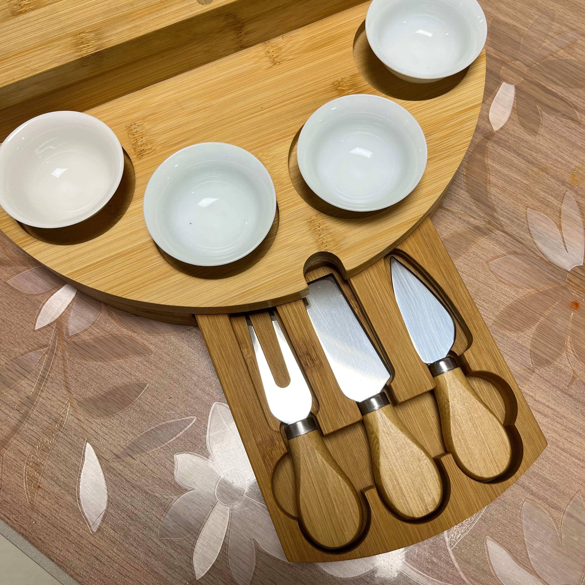 Bambusowa taca na sery i wędliny z wbudowaną szufladą Tytuł domyślny Cuisine Pratique Polska