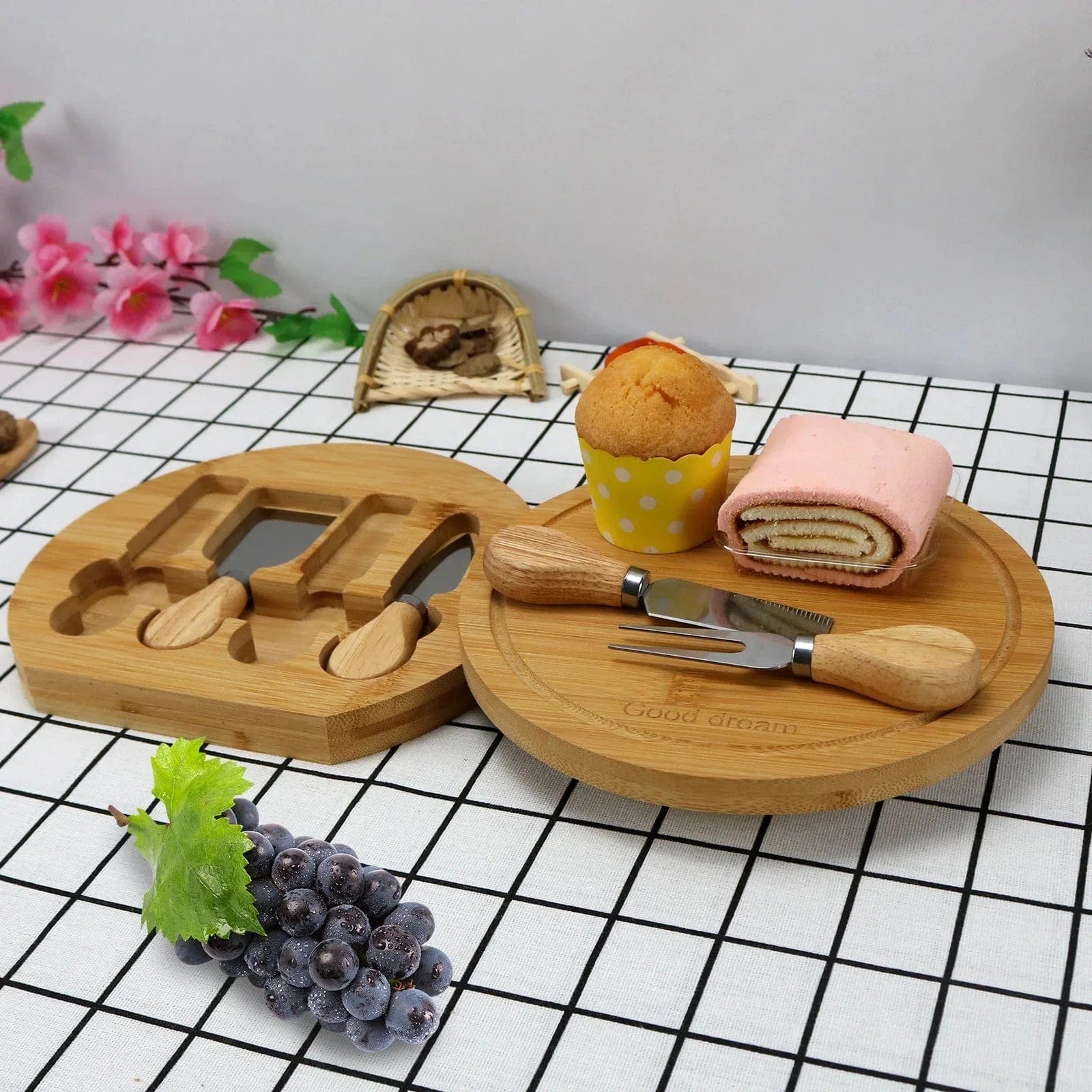Bambusowa taca na sery i wędliny z wbudowaną szufladą Tytuł domyślny Cuisine Pratique Polska