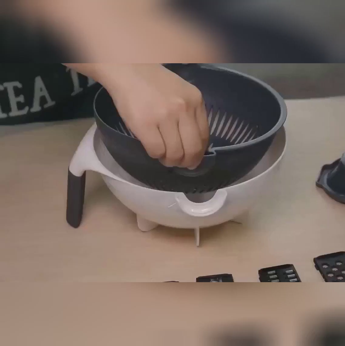 Wielofunkcyjny obrotowy nóż do warzyw 9 w 1
